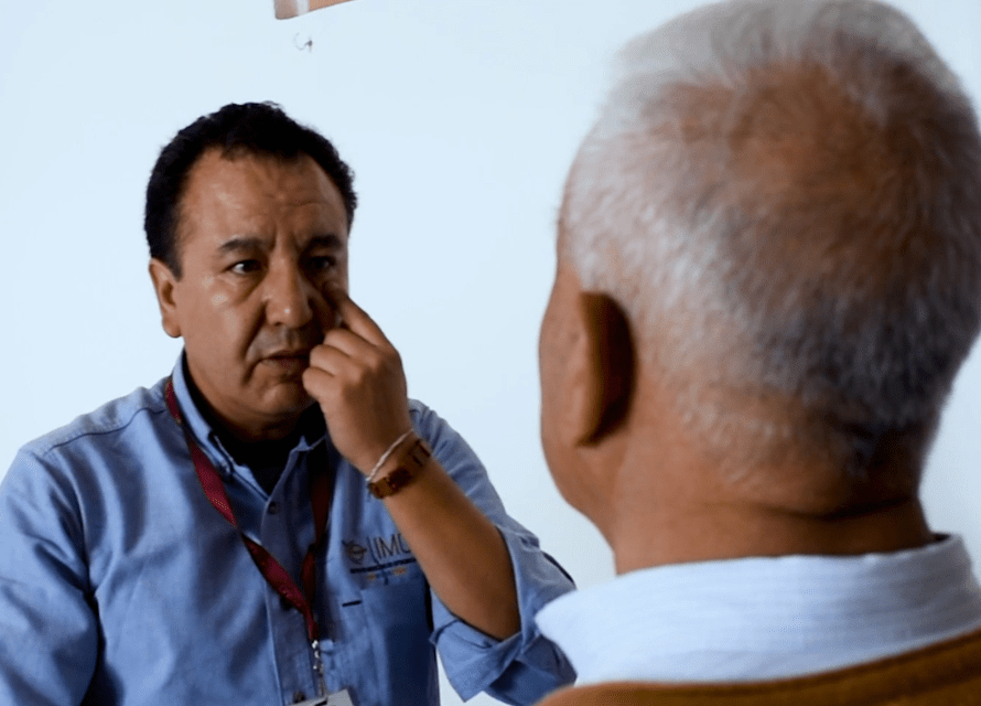 Oftalmologo especialista en entropion Queretaro IMO